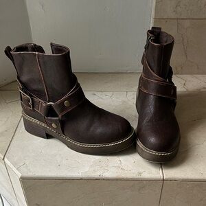 Brown moto Boots with Buckle Detail blowfish Malibu